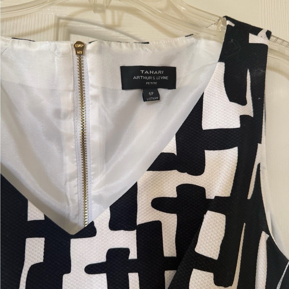 Tahari Arthur S Levine Dress Black White Dress Size 6P NWOT - Picture 3 of 4